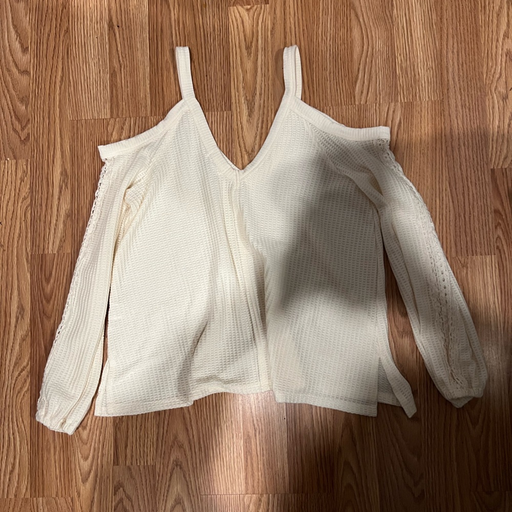 Cream V-Neck Knit Cold Shoulder Sweater